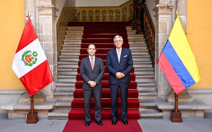 Os vice-ministros das Relaes Exteriores do Peru e da Colmbia