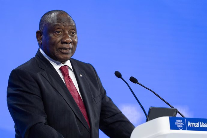 Archivo - HANDOUT - 21 January 2025, Switzerland, Davos: South Africa President Cyril Ramaphosa speaks during the World Economic Forum Annual Meeting. Photo: Greg Beadle/World Economic Forum/dpa - ATTENTION: editorial use only and only if the credit menti