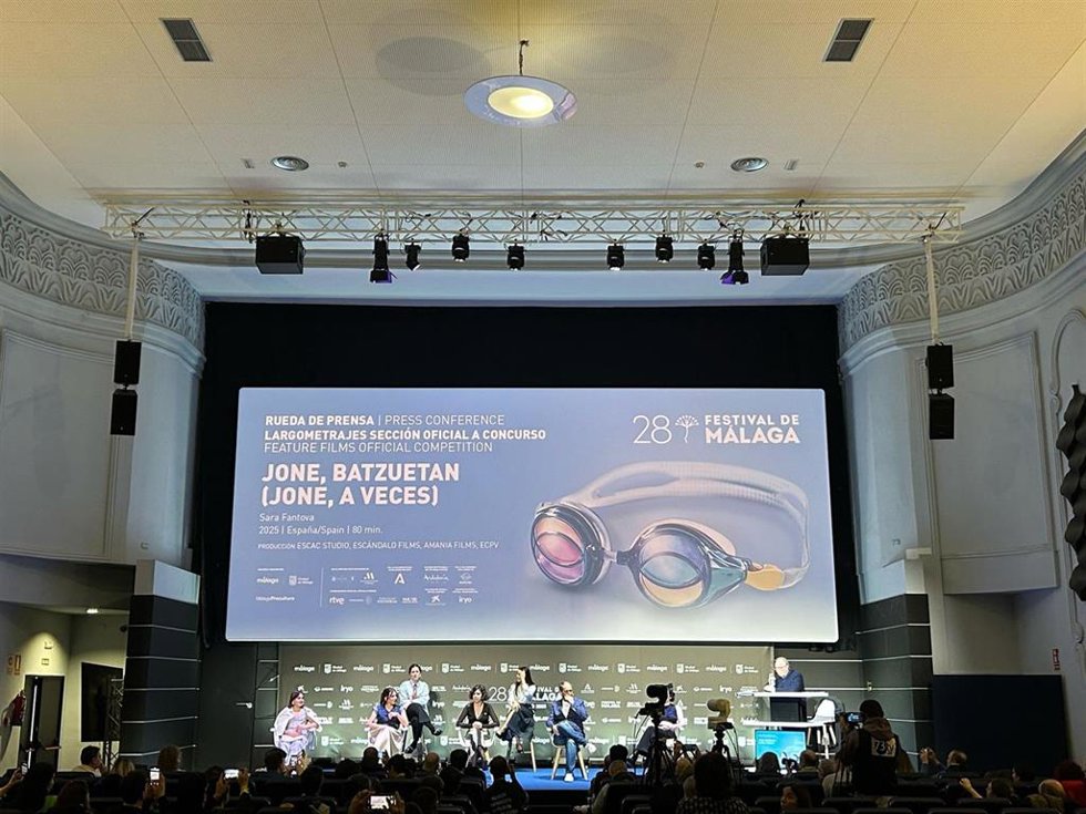 Rueda de prensa con el equipo de 'Jone, batzuetan' en el Festival de Málaga