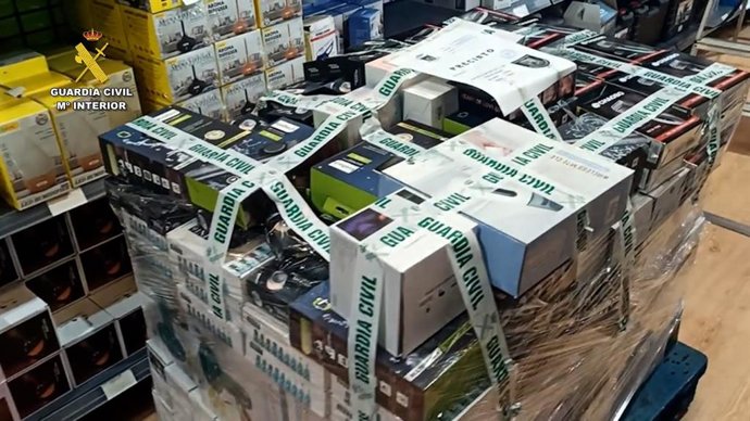 A Guardia Civil intercepta 5.713 dispositivos eletrônicos em Gran Canaria que não estão em conformidade com os padrões de segurança da UE