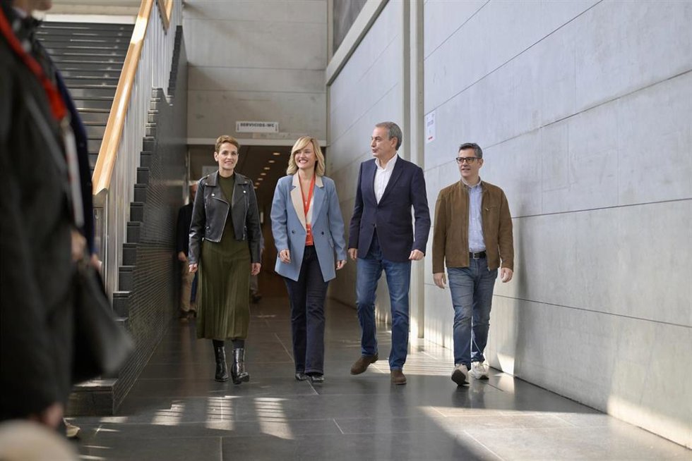 María Chivite (PSN-PSOE), la secretaria general del PSOE de Aragón, Pilar Alegría, el expresidente José Luis Rodríguez Zapatero, y el ministro de la Presidencia, Justicia y Relaciones con las Cortes, Félix Bolaños.