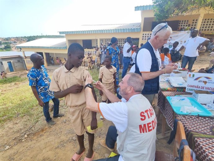 Imagen de la vacunación en Sasandra, a unos 370 kilómetros de Adbiyan