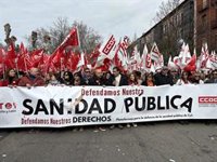 Alrededor de 5.000 personas marchan en Valladolid en defensa de la sanidad