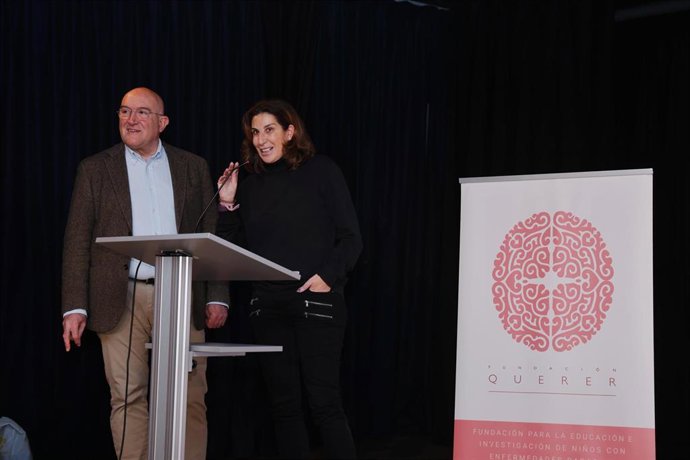 El alcalde de la ciudad, Jesús Julio Carnero, y la presidenta de la Fundación Querer, Pilar García de la Granja, en la segunda Jornada de Atención Temprana