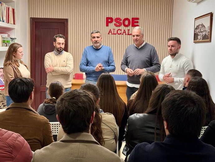 Encuentro con militantes de Juan Carlos Ruiz Boix en la campaña de las primarias del PSOE de Cádiz.