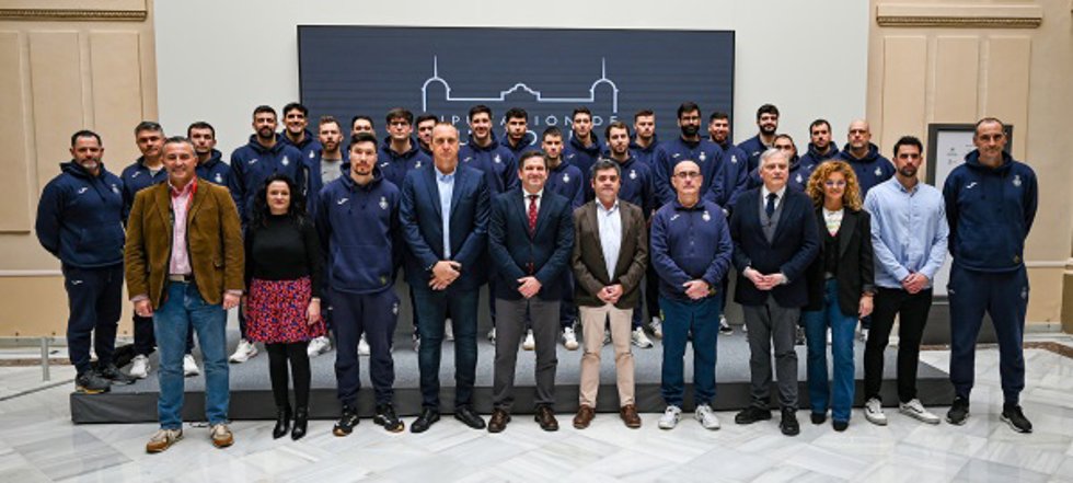 La selección española de balonmano, "Los Hispanos", ha sido recibida este sábado en la sede de la Diputación de Ciudad Real.