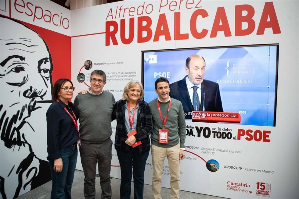 Inauguración espacio Alfredo Pérez Rubalcaba en el XV Congreso PSOE Cantabria