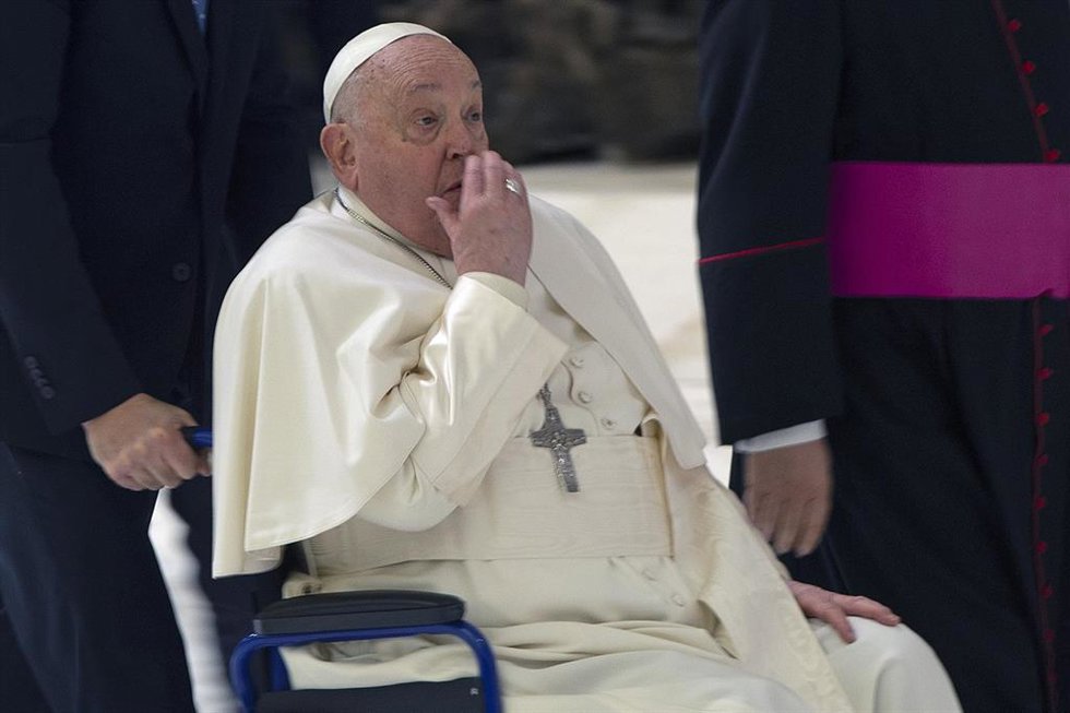 Archivo - 05 February 2025, Vatican, Vatican City: Pope Francis reacts during his weekly general audience in the Paul VI hall at the Vatican. Photo: Alessia Giuliani/IPA via ZUMA Press/dpa