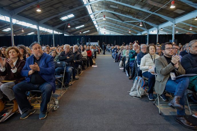 (I-D) La secretària general d'ERC, Elisenda Alamany, el president d'ERC, Oriol Junqueras, i l'expresident de la Generalitat, Pere Aragonès, durant el 30 Congrés Nacional d'Esquerra Republicana (ERC)