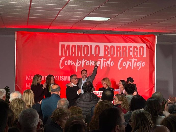 Manolo Borrego presenta su precandidatura a liderar el PSOE de la provincia de Badajoz, en Valverde de Leganés