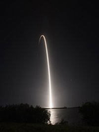 La misión de Space X encargada de traer de vuelta a los astronautas estadounidenses varados llega a la EEI