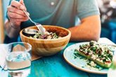 Foto: Cambiar los alimentos animales por vegetales ayuda a adelgazar, ¿incluso si son ultraprocesados?