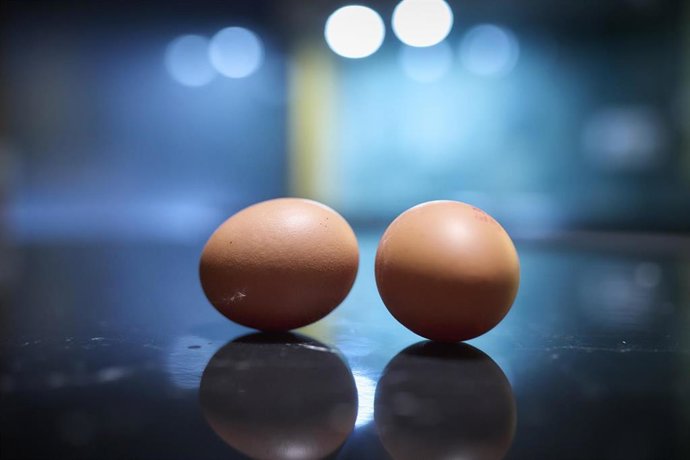 Archivo - Dos huevos. 