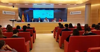 Junta y Ayuntamiento de Almería destacan la entrega de 75 jóvenes en las jornadas del Parlamento Andaluz Talento Juvenil