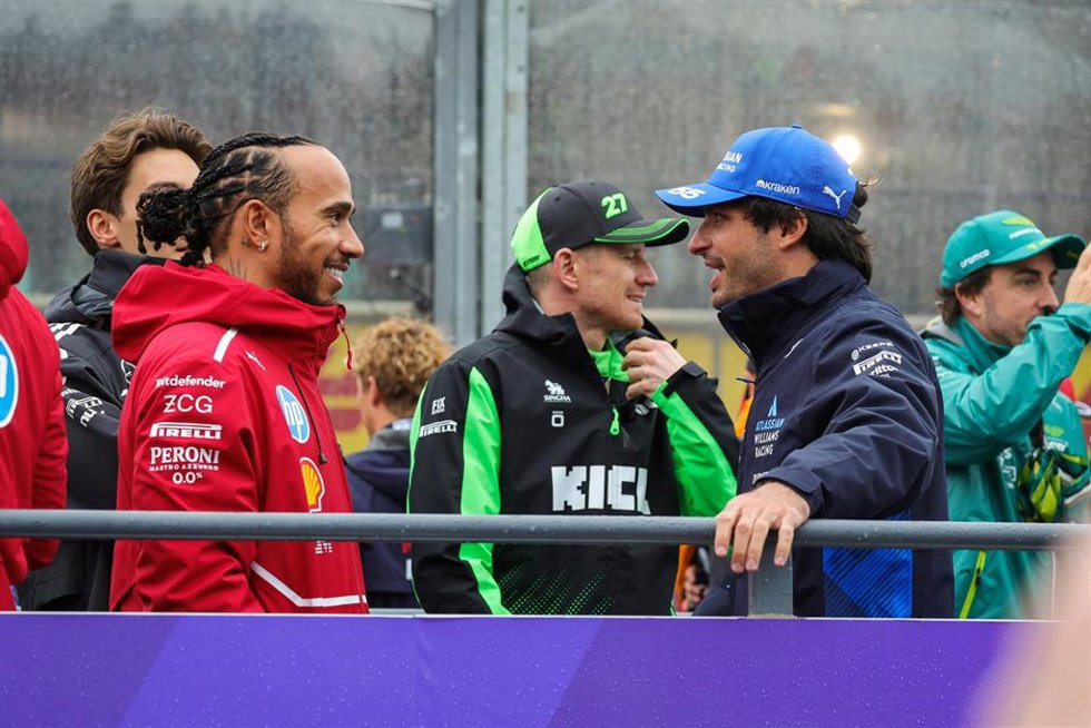 Carlos Sainz con Lewis Hamilton antes del Gran Premio de Australia
