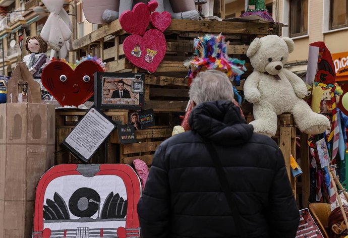 La 'plantà' también llega a las fallas de la zona cero de la dana: "La gente lo necesita para desconectar"