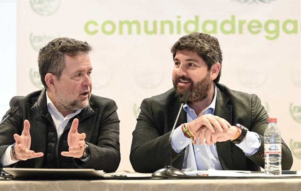 El presidente del Gobierno de la Región de Murcia, Fernando López Miras, participó hoy en la Asamblea de la Comunidad de Regantes de Lorca, donde exigió al Gobierno central un plan integral de prevención de inundaciones