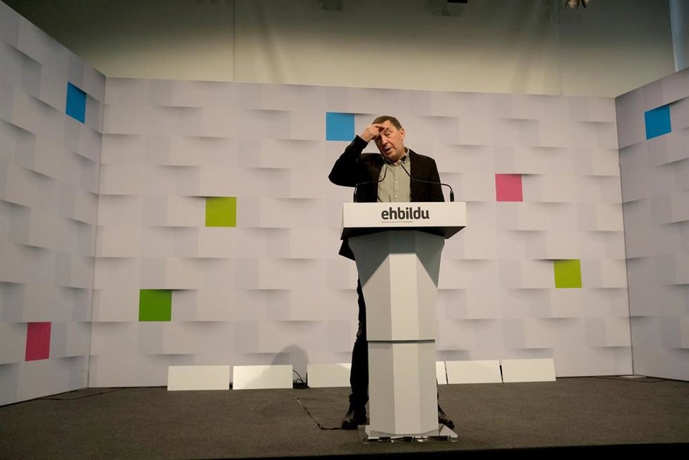 Archivo - El coordinador general de EH Bildu, Arnaldo Otegi, en una rueda de prensa