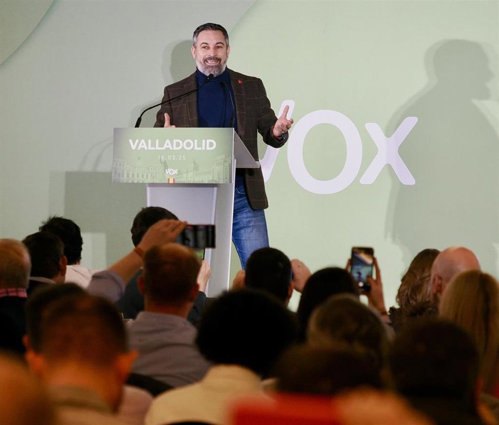 Santiago Abascal en una comida junto a simpatizantes de Vox en el hotel Lasa Sport de Valladolid