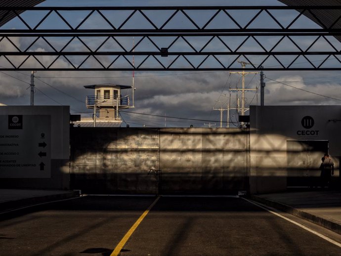 Archivo - October 13, 2023, North Hollywood, California, USA: Central America - El Salvador, Toluca: Entrance to the CECOT - Terrorism Confinement Center (Centro de Confinamiento del Terrorismo) which is the largest prison in the Americas. The mega prison