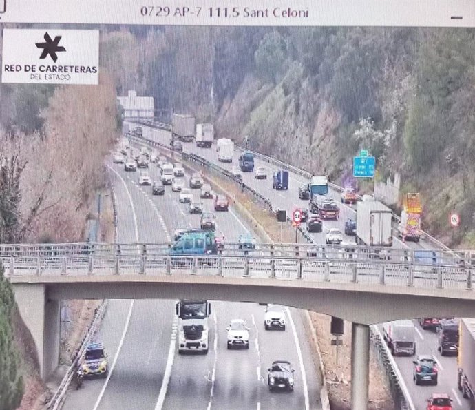 Situación en la AP-7 en Sant Celoni (Barcelona) hacia las 17 horas de este domingo 16 de marzo