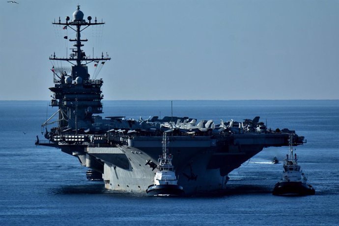 Archivo - November 28, 2024, Marseille, France: The aircraft carrier USS Harry S. Truman arrives in the French Mediterranean port of Marseille.