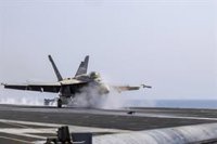 Los hutíes reclaman un segundo ataque en menos de 24 horas contra un portaaviones estadounidense