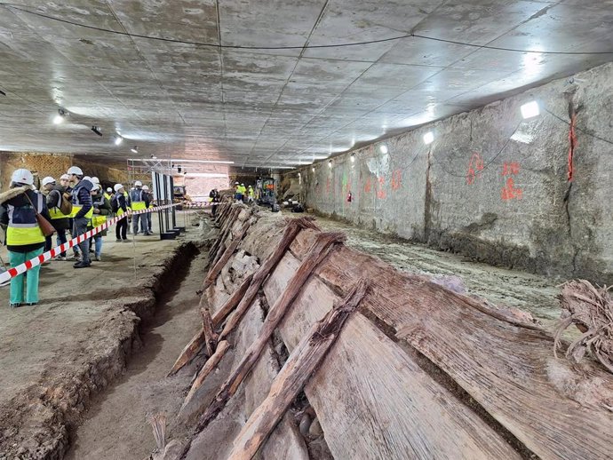 Restos del viejo Real Canal de Manzanares donde se está construyendo la nueva estación de metro Madrid Río, al sur de la capital, el 12 de marzo de 2025.