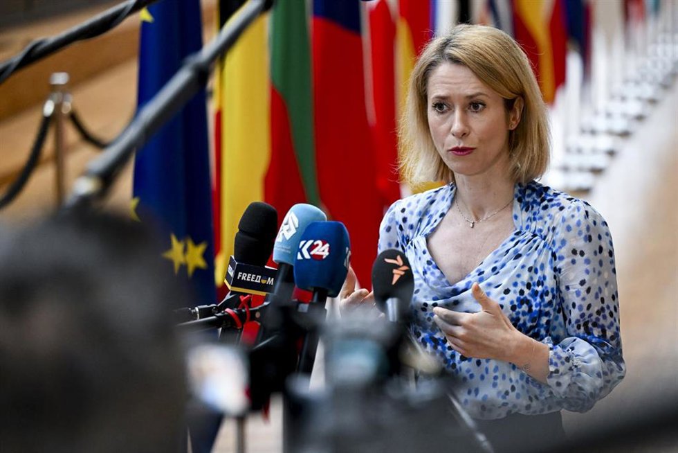 La Alta Representante de la Unión Europea para Política Exterior, Kaja Kallas, en declaraciones en Bruselas antes del Consejo de Exteriores.