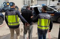 La Policía Nacional detiene a un hombre por robar los botes de las propinas de varias peluquerías de Murcia