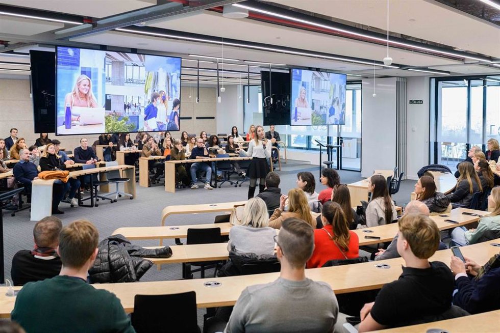 Archivo - IE Business School