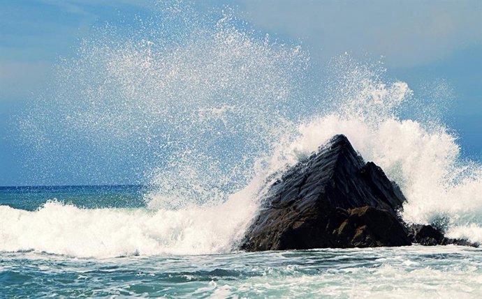 Os jatos de água do impacto das ondas e as cachoeiras provavelmente eram comuns na Terra primitiva.