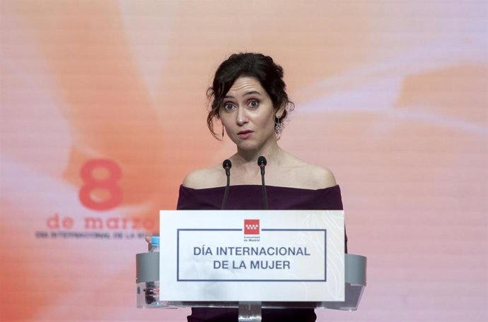 La presidenta de la Comunidad de Madrid, Isabel Díaz Ayuso, durante el acto de entrega de los Reconocimientos 8 de Marzo, en la Real Casa de Correos