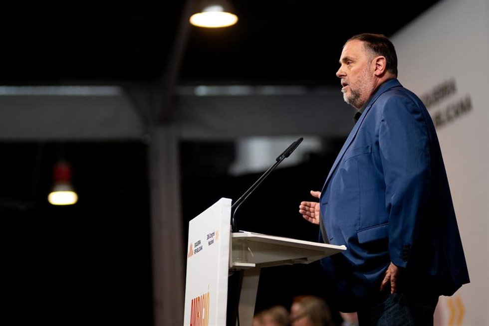 El presidente de ERC, Oriol Junqueras, interviene durante la clausura del 30 Congreso de Esquerra Republicana (ERC), en Nave Ca n'Oliveres, a 16 de marzo de 2025, en Martorell, Barcelona, Catalunya (España). ERC ha celebrado este fin de semana la segun