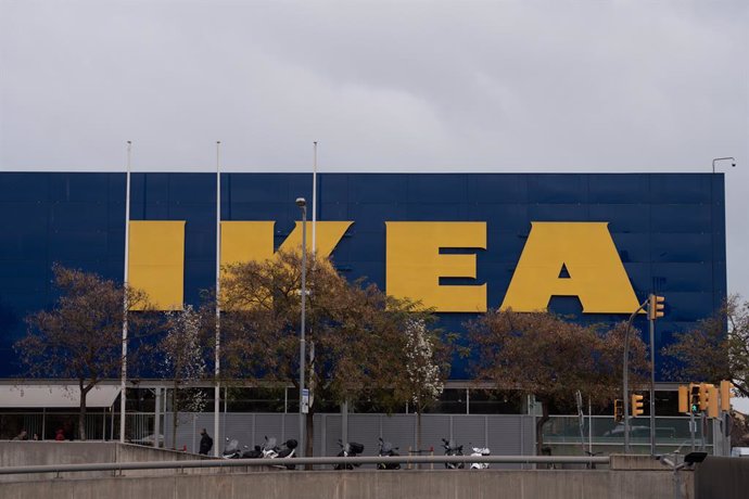 Fachada de una tienda de Ikea, a 6 de marzo de 2025, en Barcelona, Catalunya (España).