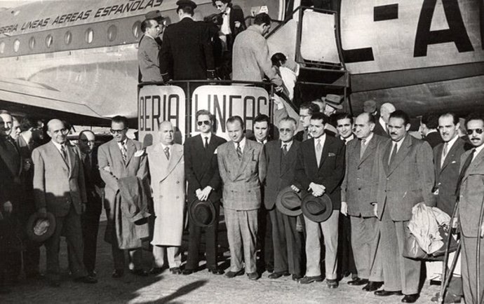 Primer vuelo entre Madrid y Ciudad de México.