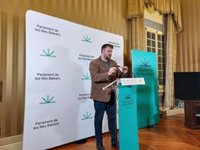 MÉS se muestra "escéptico" con la voluntad del Govern de aprobar las medidas de contención turística en el Parlament