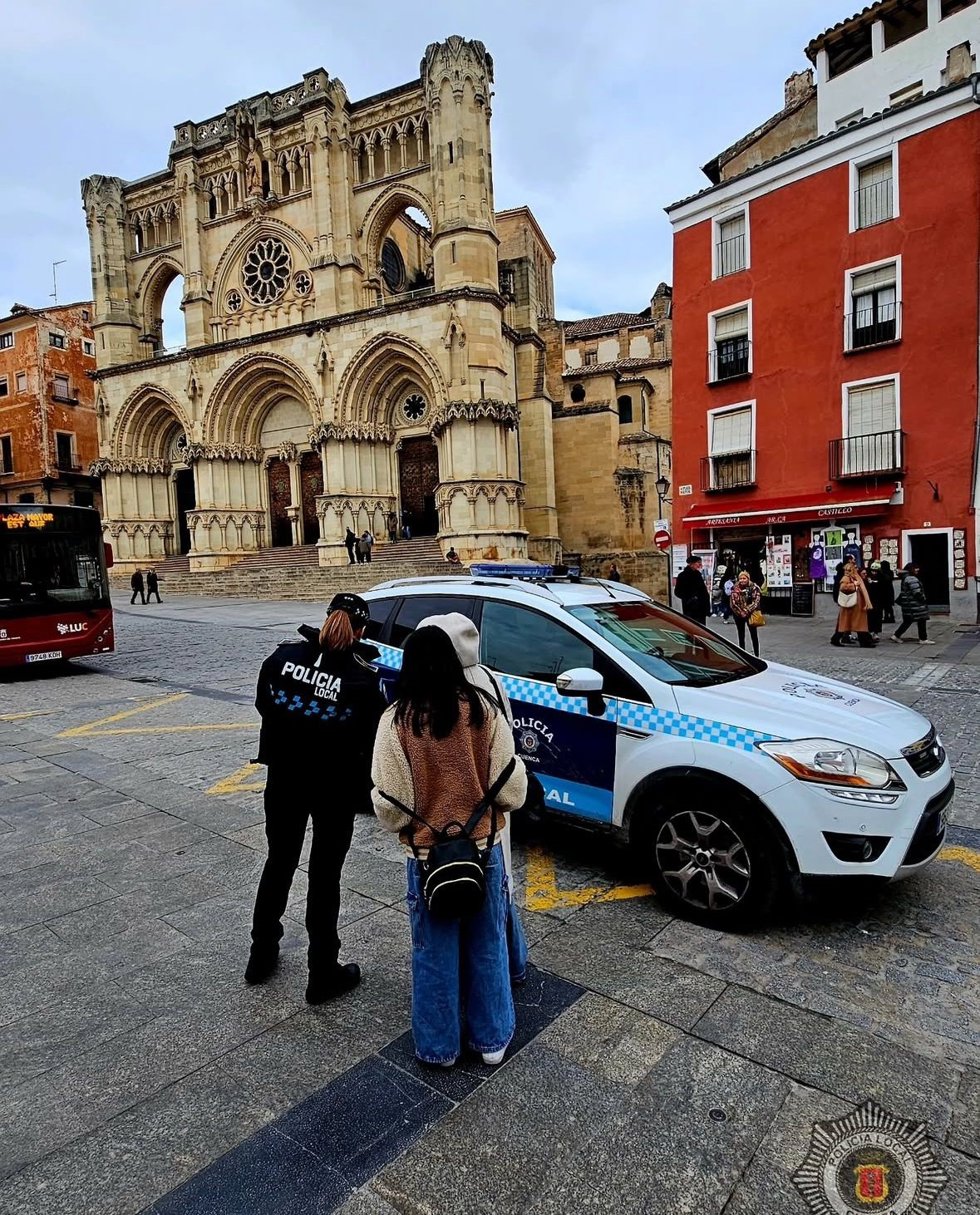 La Policía Local de Cuenca atiene 62 avisos este fin de semana, uno por un aparcacoches sin autorización.