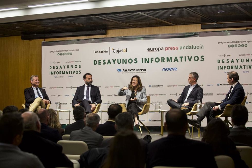 La consejera de Desarrollo Educativo y Formación Profesional de la Junta de Andalucía, Carmen Castillo, durante el desayuno informativo de Europa Press titulado 'Andalucía apuesta por la FP Dual' en la Fundación Cajasol.