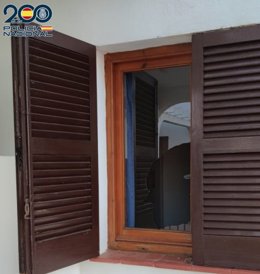Una de las ventanas forzadas.