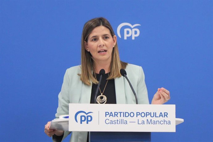 La secretaria general y portavoz parlamentaria del Partido Popular de Castilla-La Mancha, Carolina Agudo, en rueda de prensa.