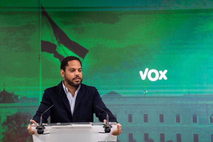 Archivo - El candidato de VOX la Presidencia de Cataluña, Ignacio Garriga, durante una rueda de prensa, en la sede de Vox, a 22 de abril de 2024, en Madrid (España). Vox ha hecho balance de sus resultados en los comicios vascos tras mantener el escaño que