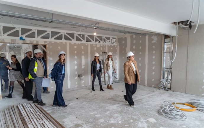 La alcaldesa, Noelia Arroyo, visita la próxima sede del Hotel de Asociaciones de Los Barreros