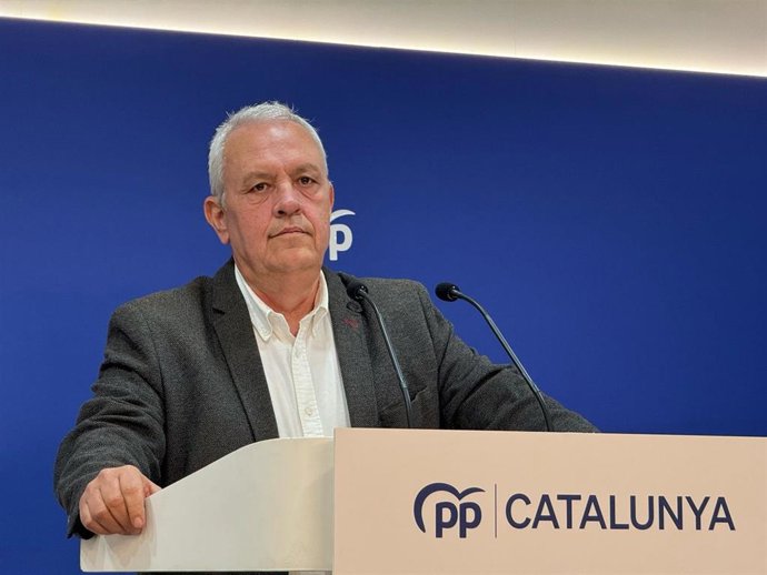 Archivo - El secretario general del PP en Catalunya, Santi Rodríguez, en rueda de prensa