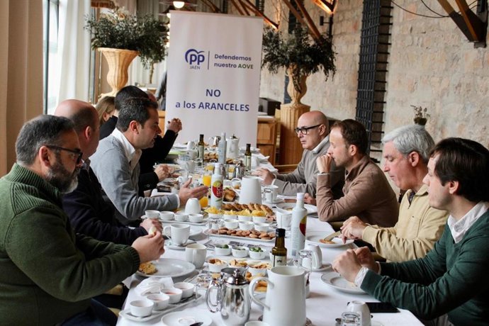 Encuentro con organizaciones agrarias y cooperativas.