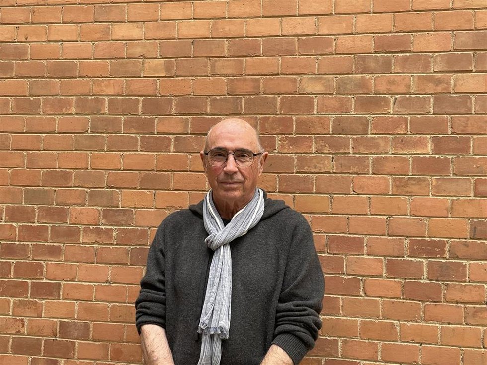 El cantautor Lluís Llach publica 'El llibre daurat'