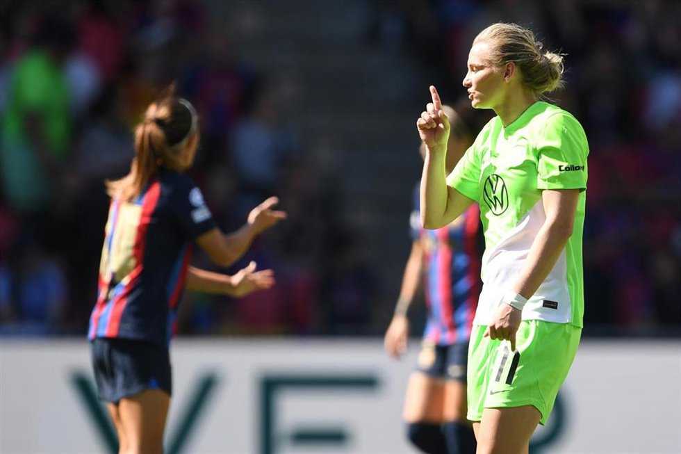 Archivo - La delantera del Wolfsburgo Alexandra Popp en la final de la 'Champions' femenina de 2023 contra el FC Barcelona