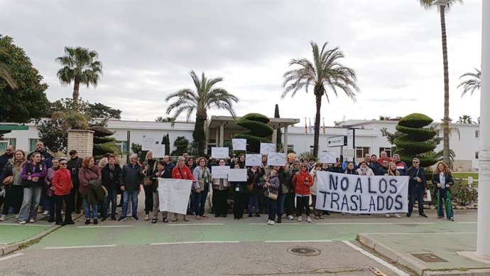 Protesta de sindicatos y personal del Parador de Benicarló