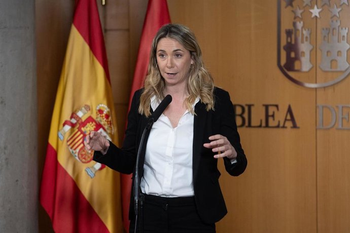 Archivo - La portavoz del PSOE en la Asamblea de Madrid, Mar Espinar, durante una rueda de prensa tras un pleno en la Asamblea de Madrid.
