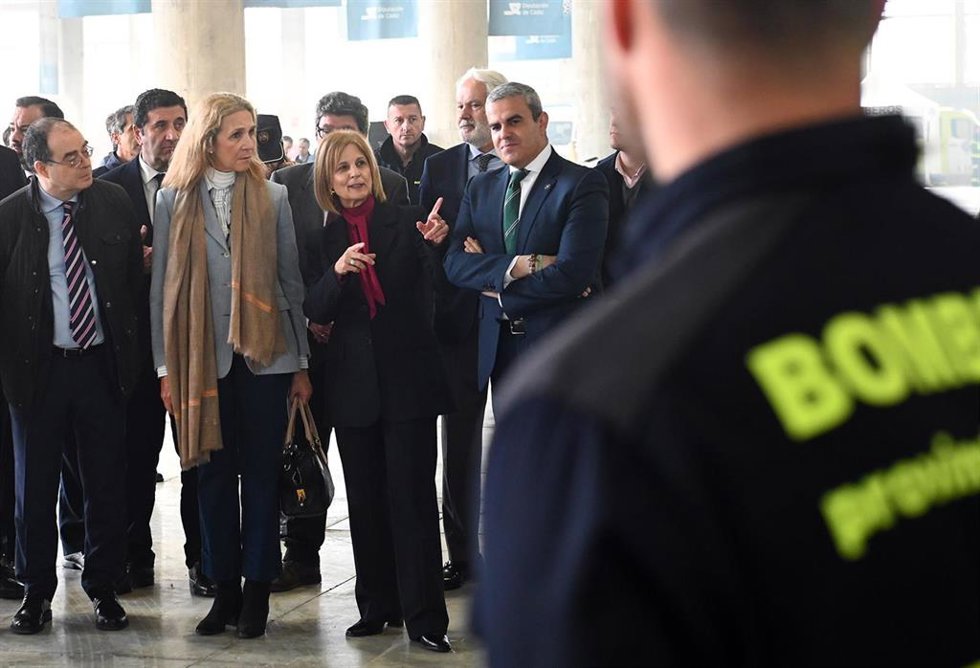 Su Alteza Real, doña Elena de Borbón, y la alcaldesa de Jerez, María José García-Pelayo, en la inauguración de la XX Semana de la Prevención de Incendios